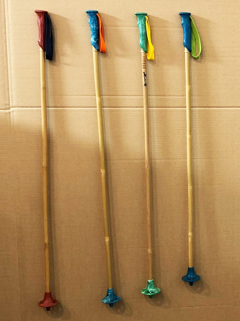 Hergestellt in Uganda, gefertigt in Österreich: Fimboo-Stöcke © Skiing Penguin 