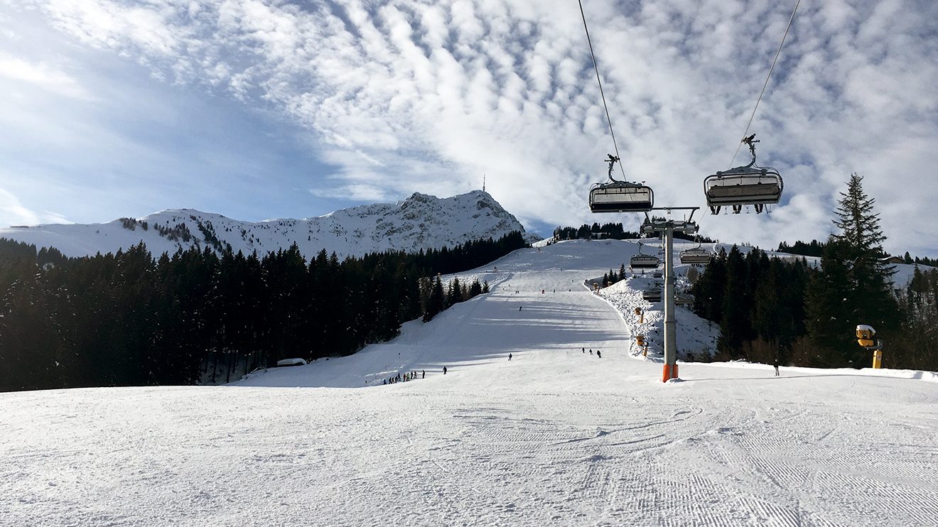 Perfekt für lange Schwünge: die Eichenhofabfahrt 2 @ Skiing Penguin