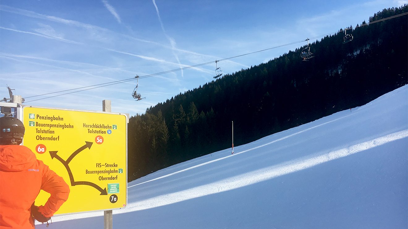 Von der Penzingbahn geht es zu den anspruchsvollen Pisten des Skigebiets @ Skiing Pengiun