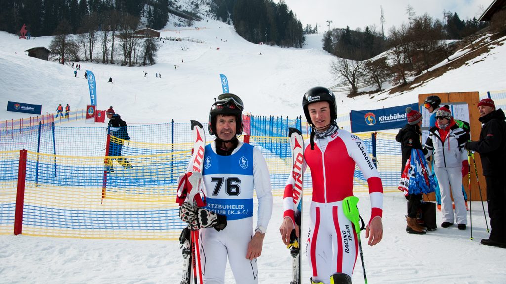Slalom der Generationen: Gerald Glück (63) und Santino Profanter (16) © Skiing Penguin