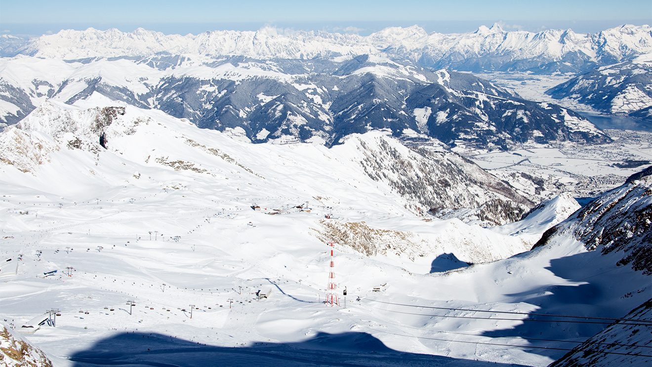 Das Skigebiet auf dem Kitzsteinhorn besticht durch seine Weite © Skiing Penguin