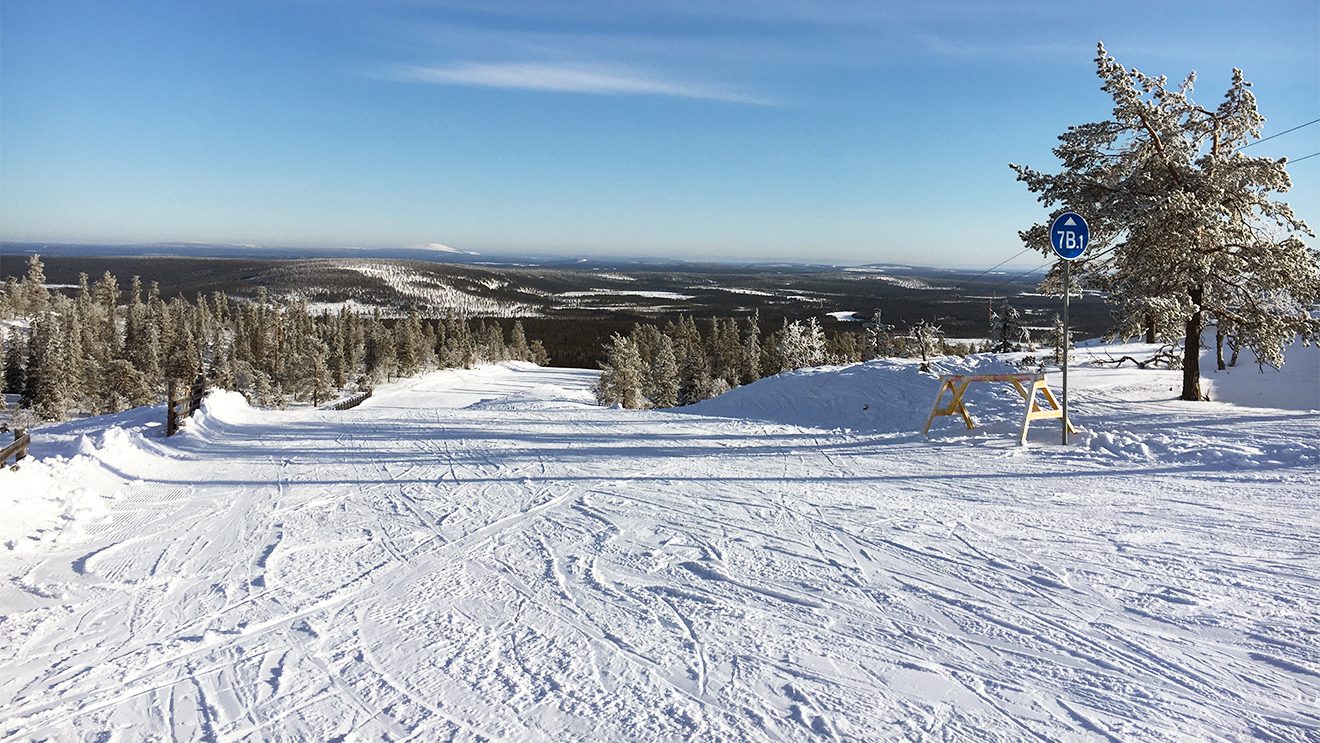 Weite, flache Carvingstrecken gibt es im östlichen Teil des Skigebiets © Skiing Penguin