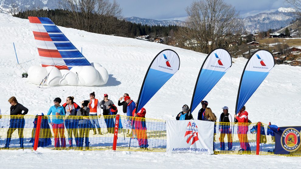 American Airlines flog nicht nur Athleten und Fans, sondern auch eine Heckflosse ein © Skiing Penguin