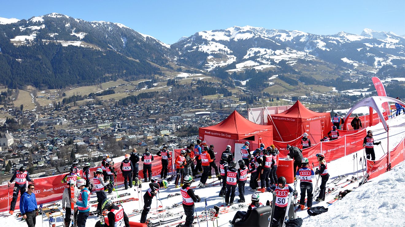 Ein Startbereich fast wie im Weltcup: Für Wachsstation, Sitzgelegenheiten und einen Bildschirm mit Live-Übertragung wurde gesorgt © Skiing Penguin