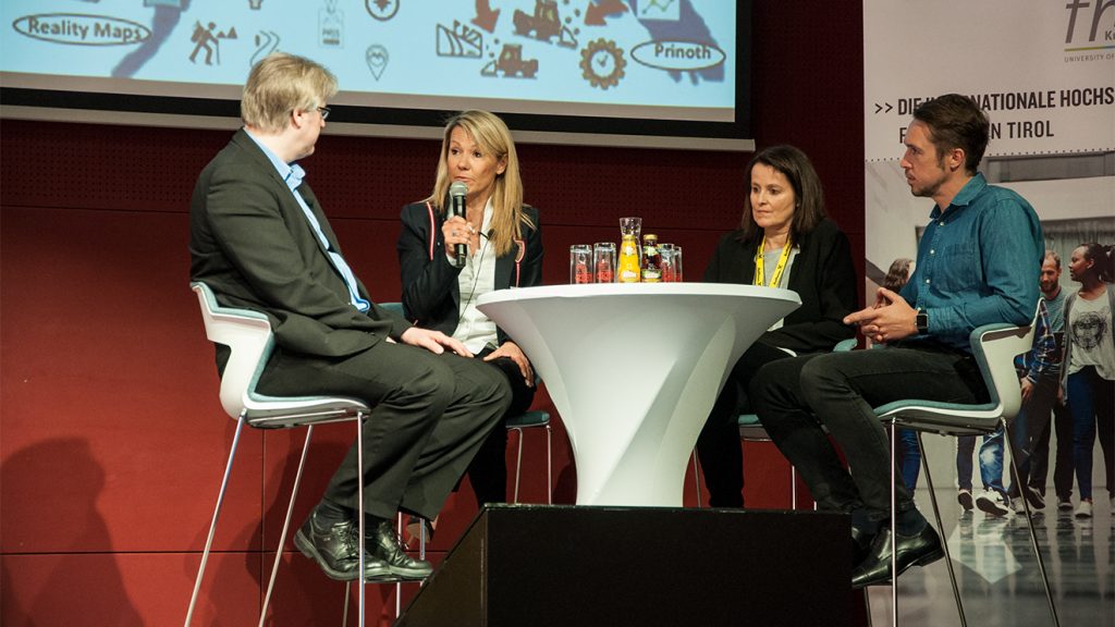 Moderator Torsten Wojciechowski, Renate Ecker, Claudia Roeben und Matthias Renn © Skiing Penguin 