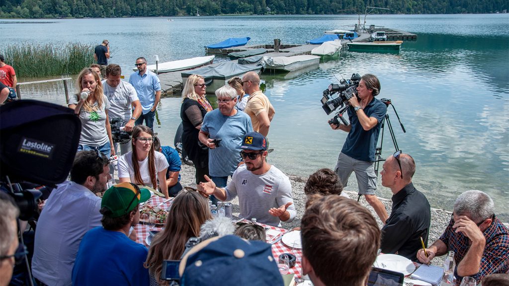 Marcel Hirscher mit den Journalisten aus dem Ausland © Skiing Penguin 