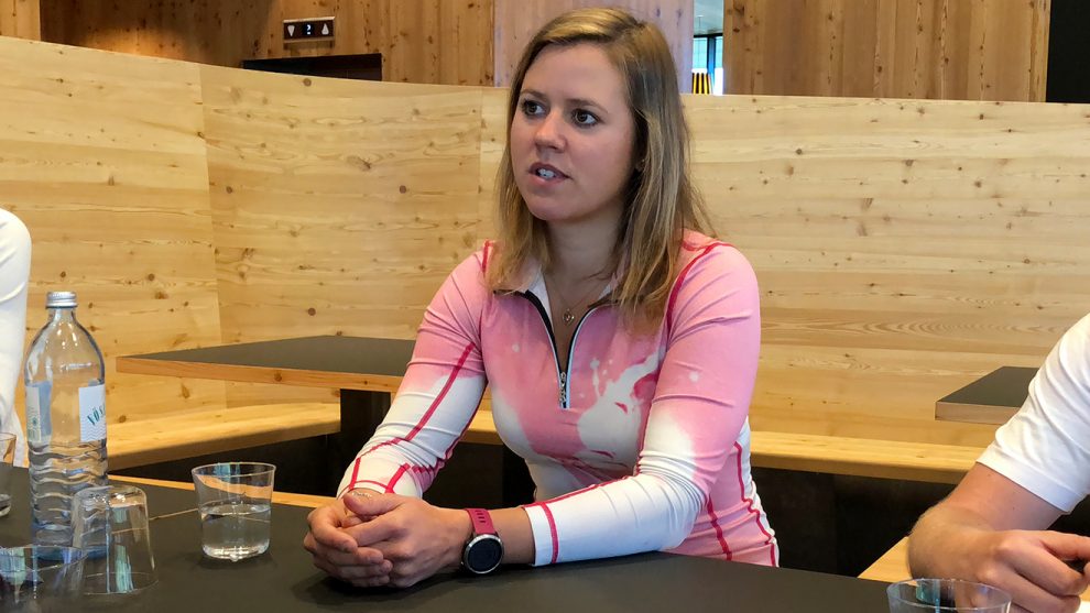 Viktoria Rebensburg beim "Round-Table-Interview" © Skiing Penguin