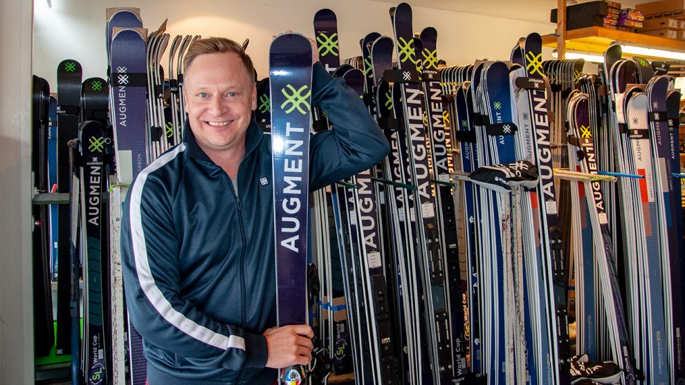 Johan Brolenius im Augment-Werk © Skiing Penguin