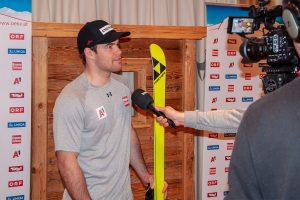 Vincent Kriechmayr beim "Media-Evening" am Mittwoch in Kitzbühel © Skiing Penguin