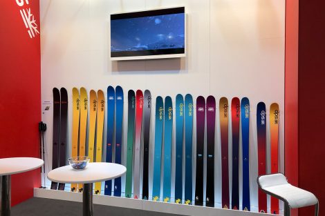 DPS © Skiing Penguin