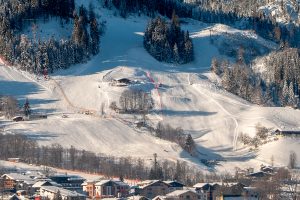 Auf dem Ganslernhang (rechts) soll die Interski 2023 steigen © Skiing Penguin