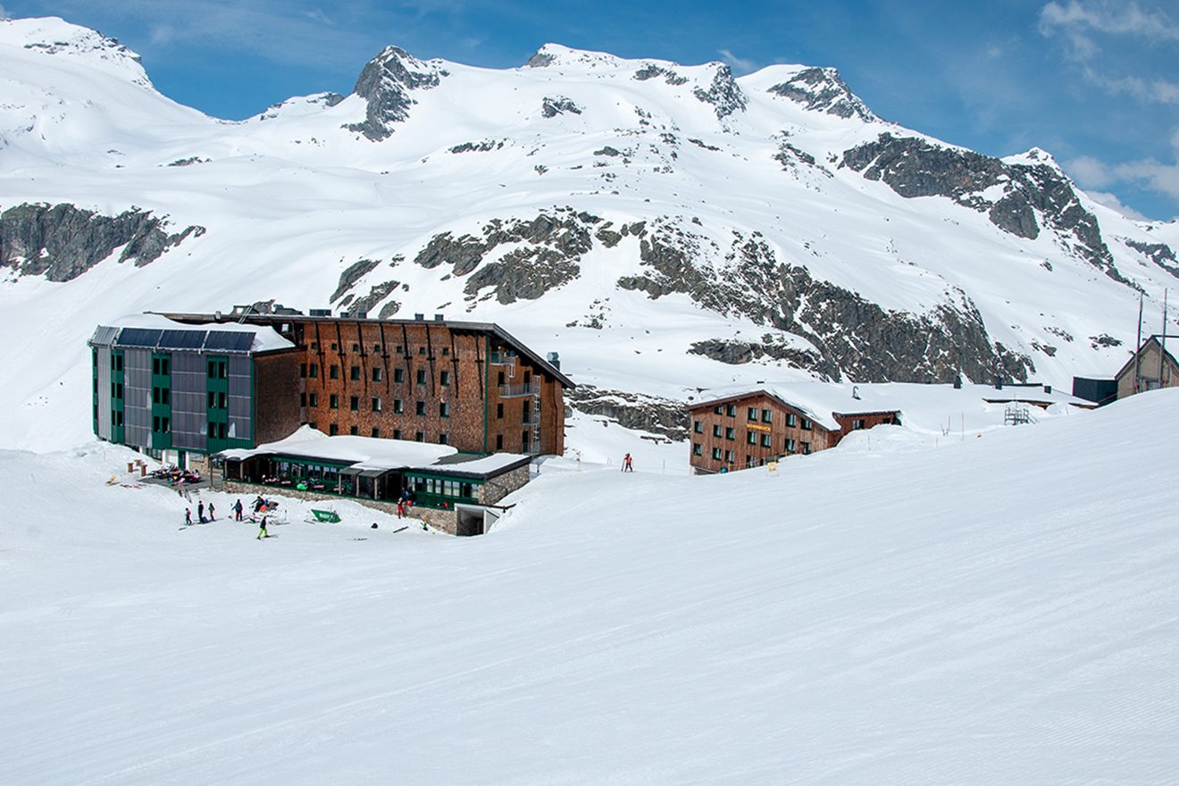 Die Rudolfshütte am Weißsee - eine Institution seit 145 Jahren © Skiing Penguin