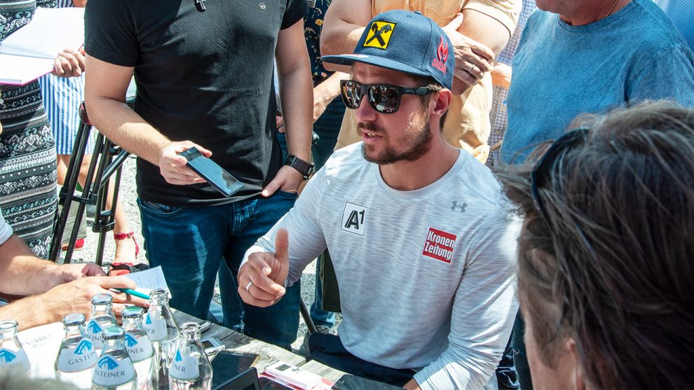 Marcel Hirscher bei seiner "Zukunfts-PK" 2018 © Skiing Penguin