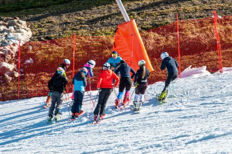 Bereits am 1. Tag lockte die Resterhöhe viele Trainingsgruppen an © Skiing Penguin