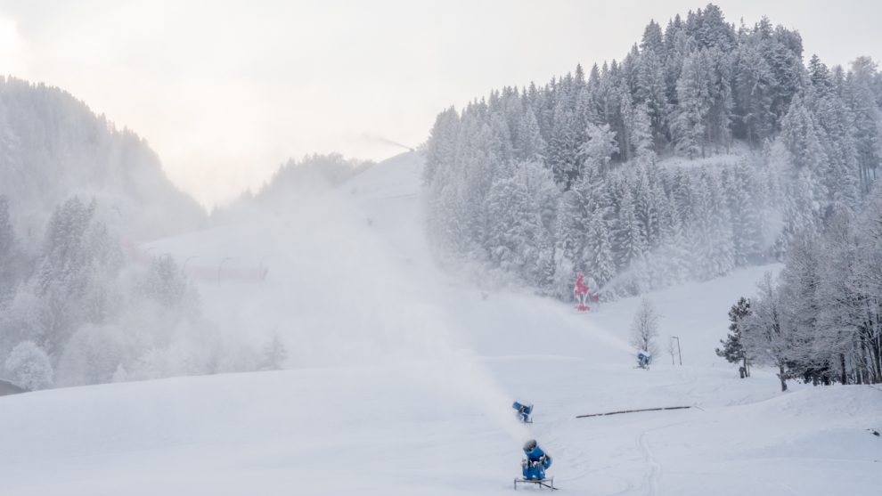 Ganz schön winterlich präsentiert sich die Streif Anfang Dezember © Skiing Penguin