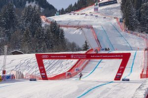 Keine Fans, dafür Kaiserwetter beim ersten Training auf der Streif © Skiing Penguin