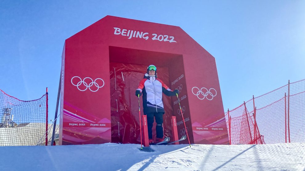 Nicolas Hofer am Start in Yanqing © Camofloschn